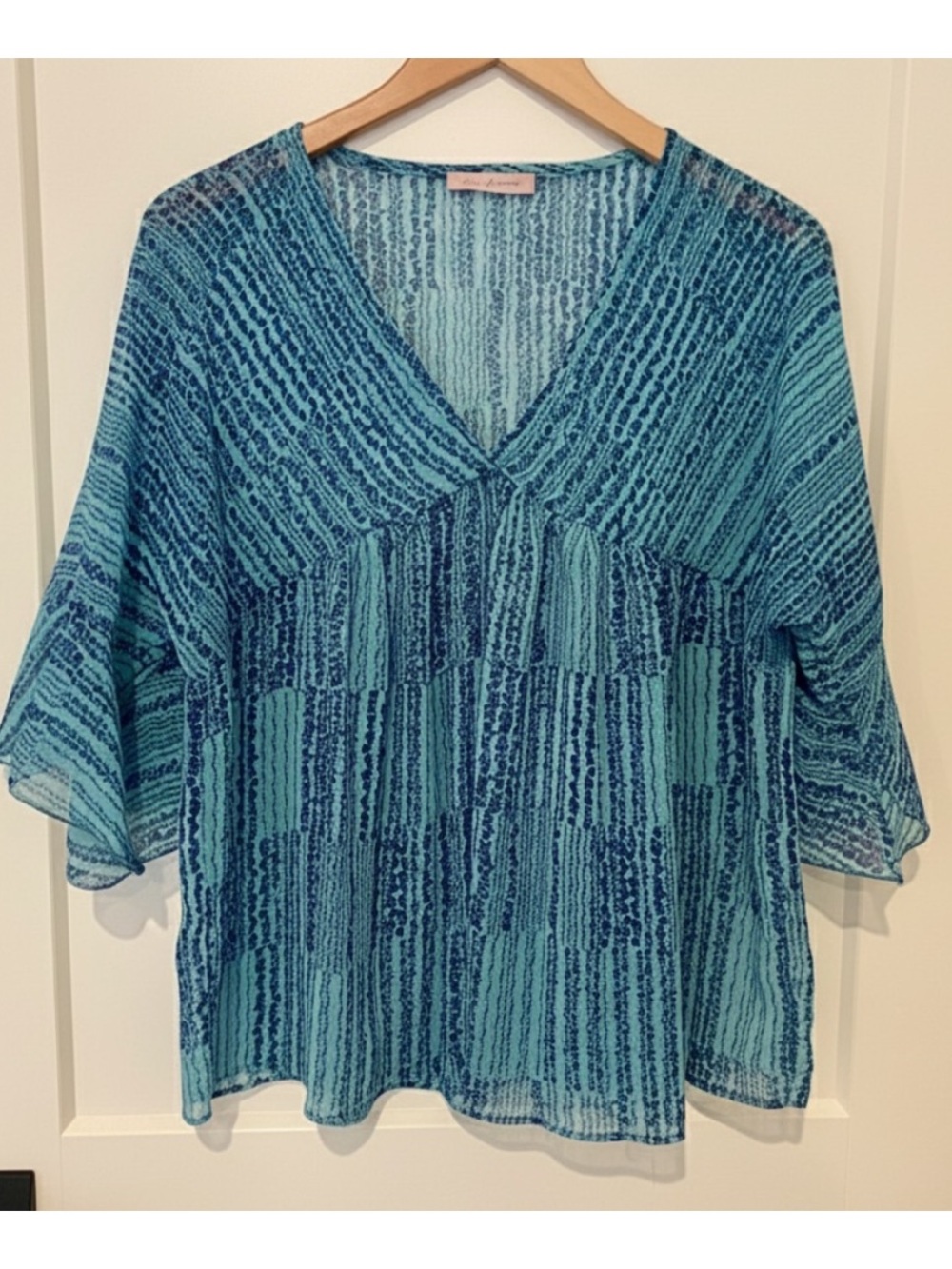 Femme Teal & Azure Patterned Flutter-Sleeve Blouse
